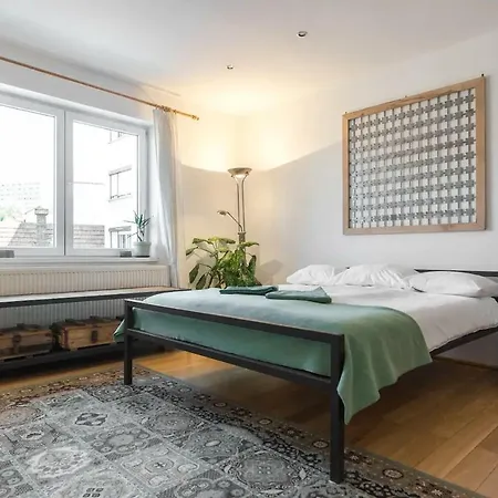 Tourists Atelier Apartment
