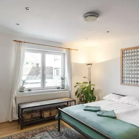 Tourists Atelier Apartment *