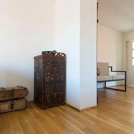 Apartment Tourists Atelier *