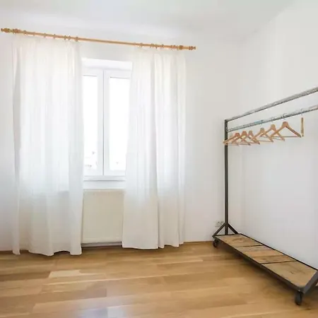 Tourists Atelier Apartment *
